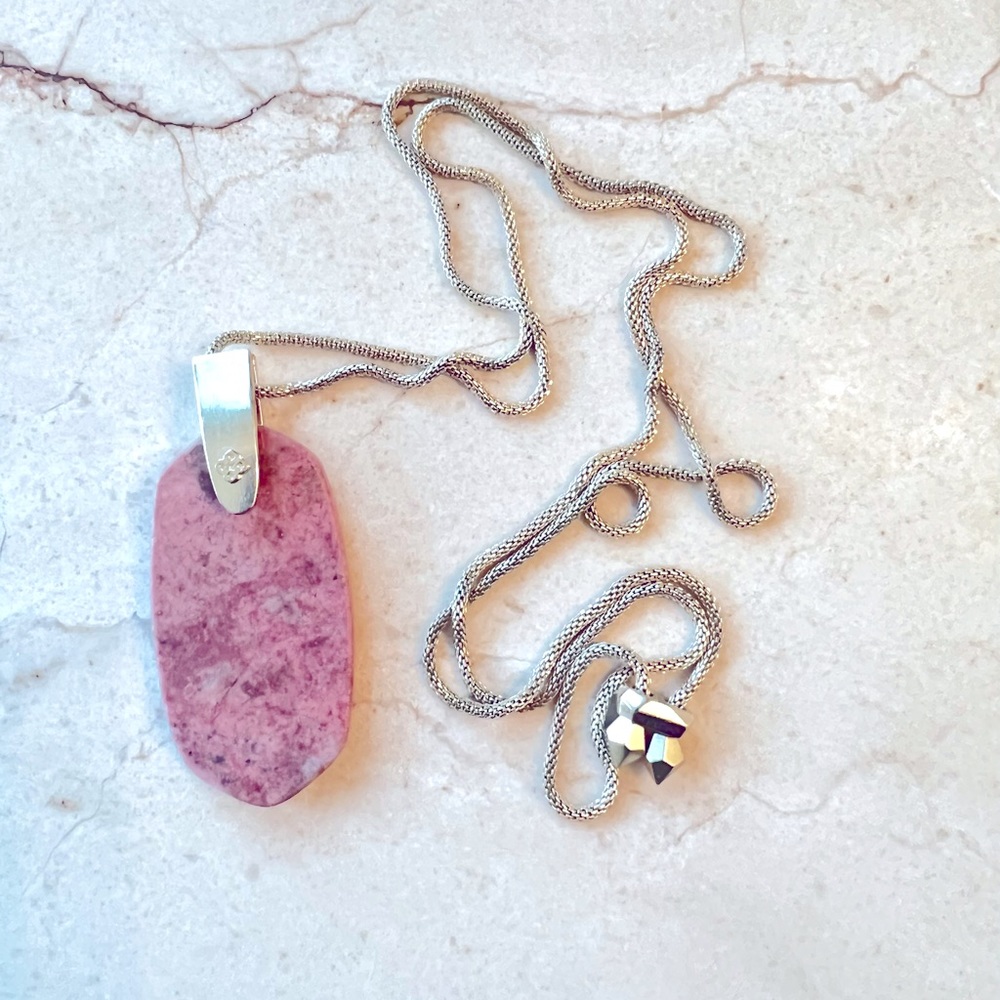 Kendra Scott Pink pendant necklace